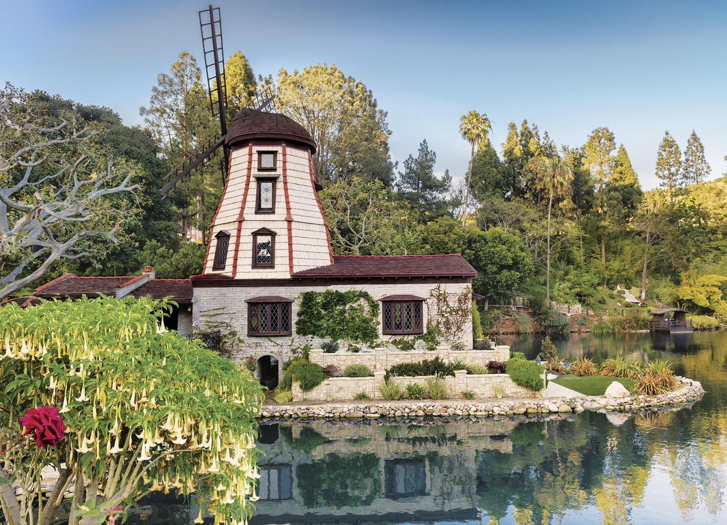 Windmill Chapel at Lake Shrine_blog landing