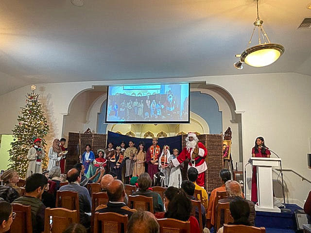 A Christmas program was presented by the Los Gatos Center Sunday school.