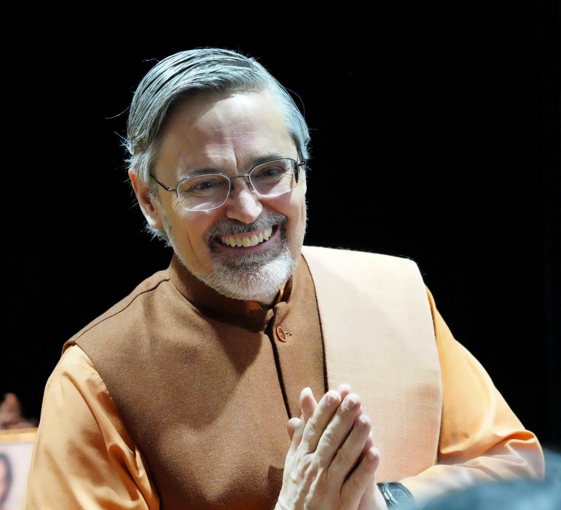 Brother Saralananda from the SRF Mother Center accompanied Brother Chidananda on his travels.