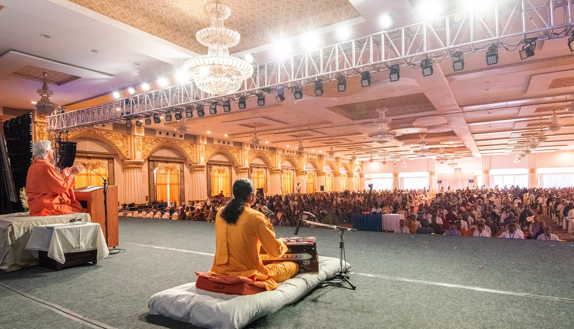Brother Chidananda conducted a three-hour meditation with devotional chanting.