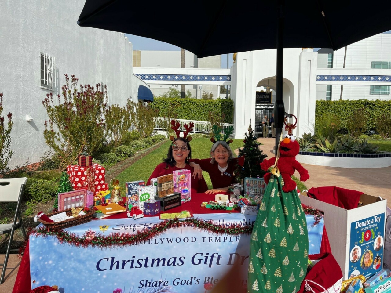 2024 Hollywood Temple Hollywood Christmas Drive 1 sj