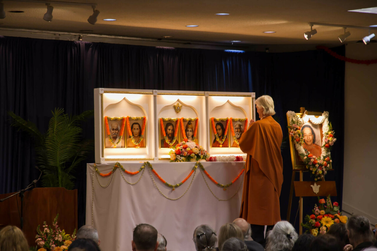 Brother Chidananda and altar at Front Royal satsanga