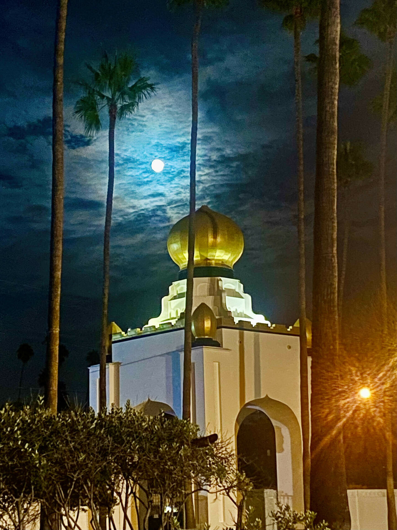 Full moon over Lotus Tower version 01 kp
