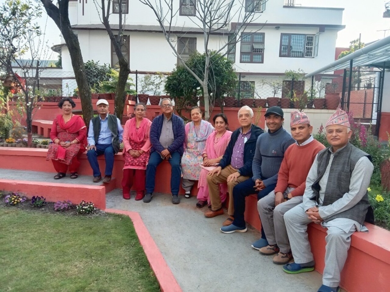 Kathmandu meditation group 750x562