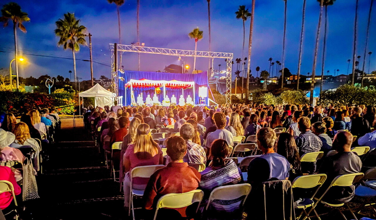 Kirtan Under the Stars Large Group exp