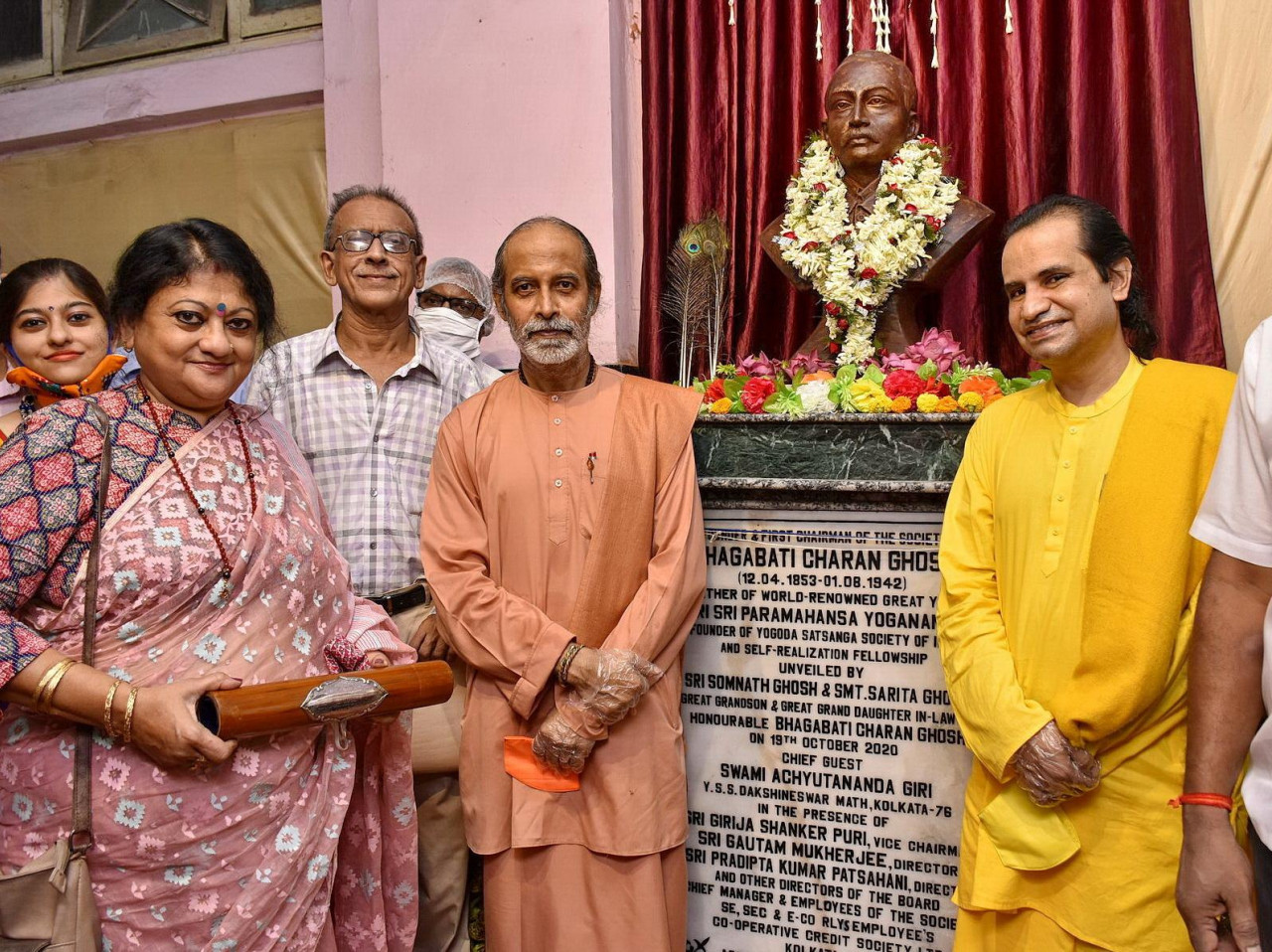 B Kolkata Institution Confers Civic Honor On Father Of Paramahansa Yogananda
