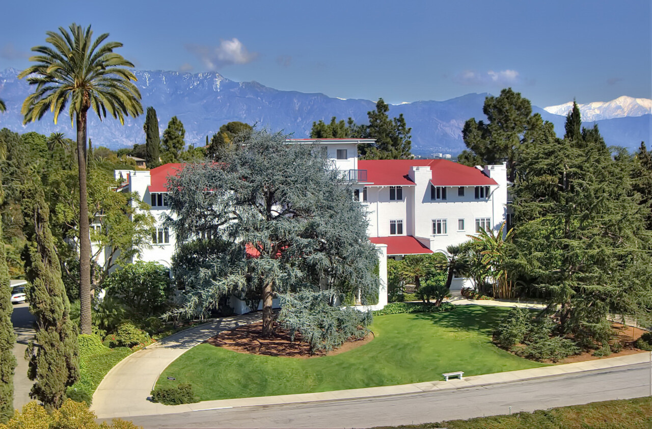 Mother Center front entrance