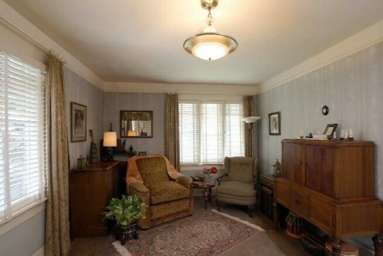 Paramahansa Yoganandas sitting room at the IHQ